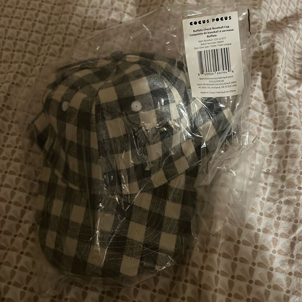 Ladies Basecap style hat, BNIP